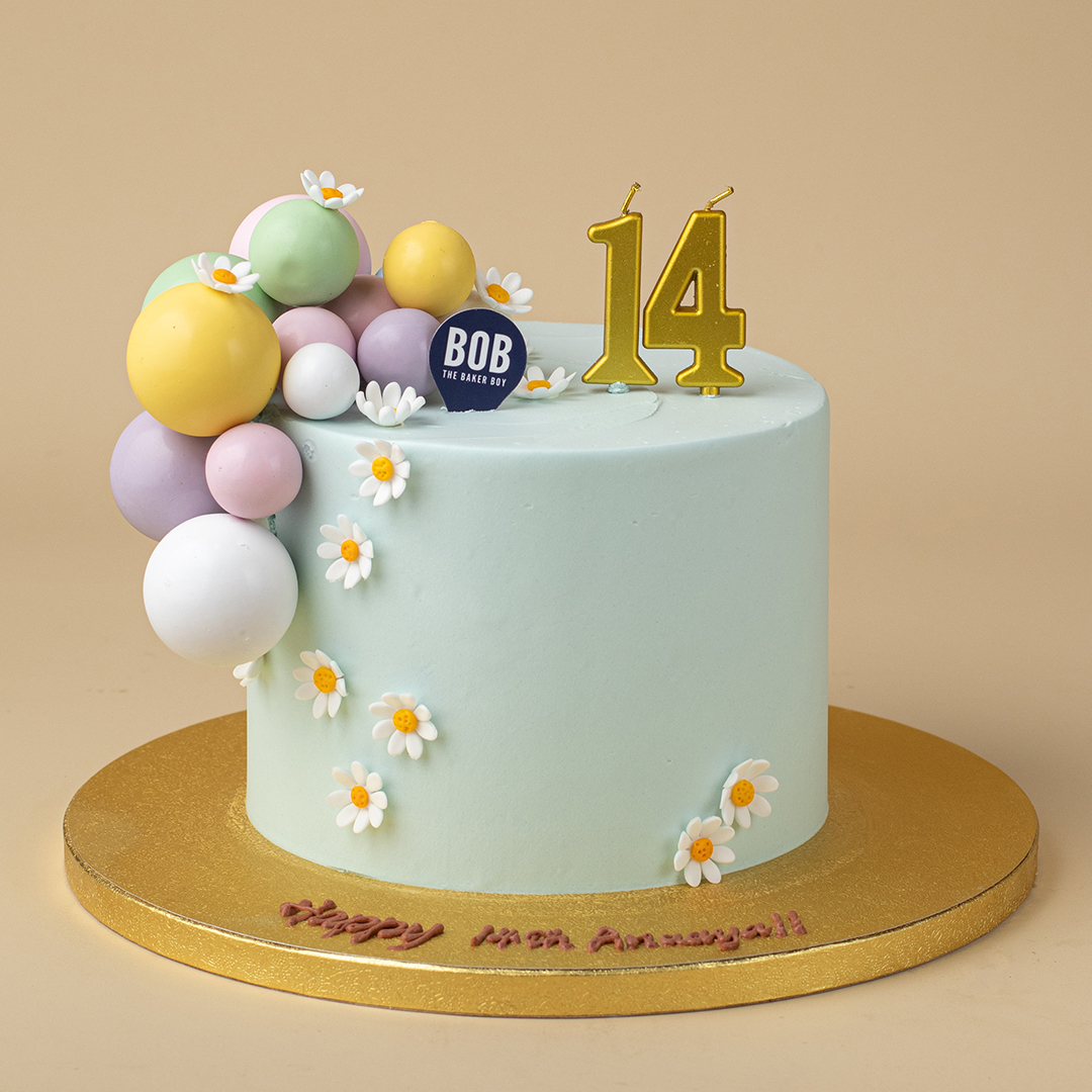 Minimalist Rainbows and Daisy Cake