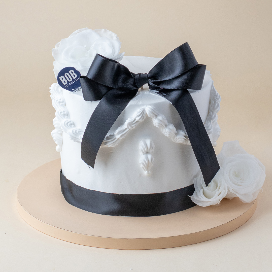 Parisian Chic Cake