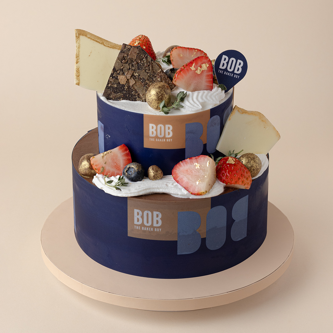 Two-tier Bestselling Duo: Chocolate and Strawberry
