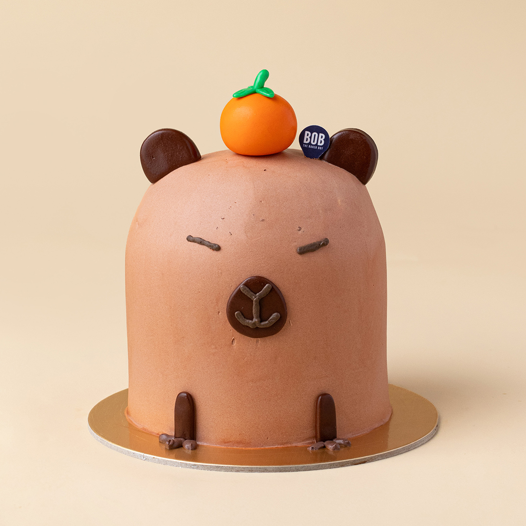 Capybara with Orange Mini Cake