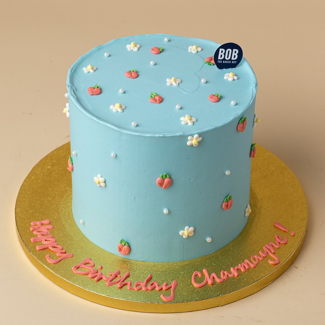 Minimalistic Peach and Daisies Korean Cake