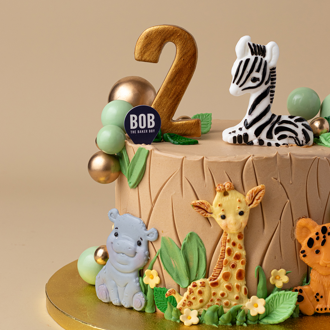 2D Safari Animals with Leaves Cake