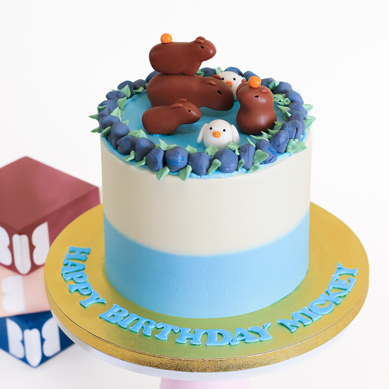 Animals in Pond Cake