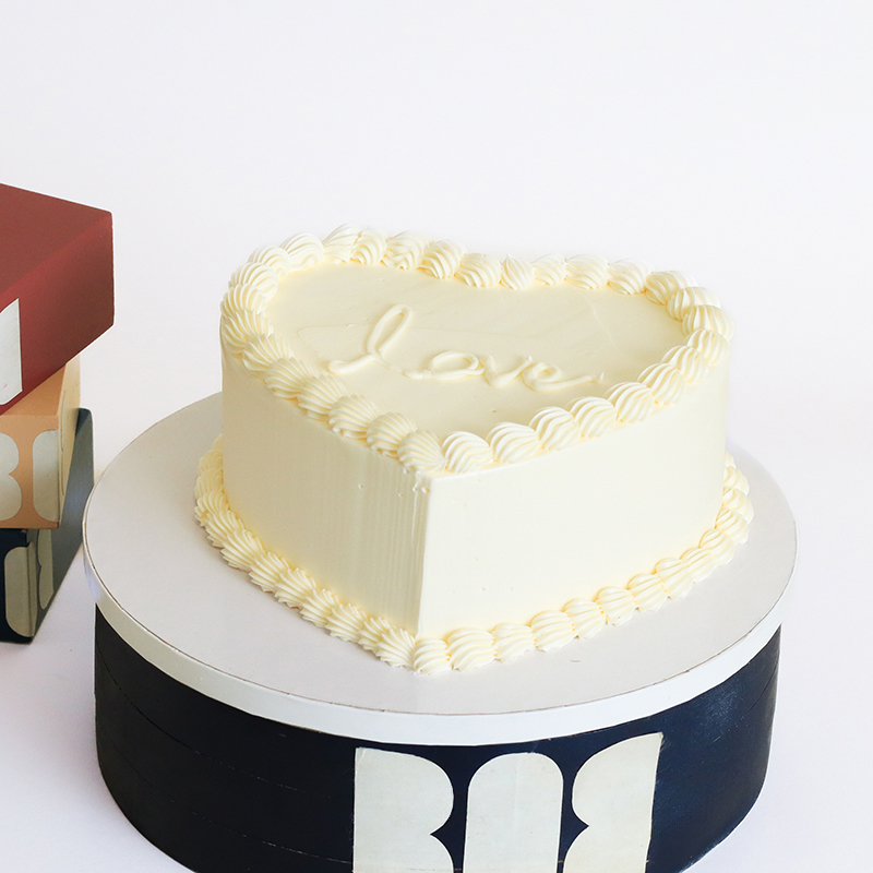 Heart Shaped TS Blank Space Cake