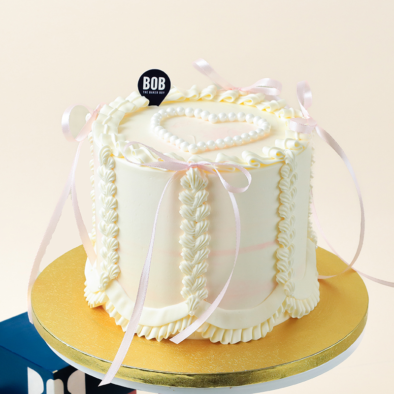 Korean Coquette Style Cake in Pink