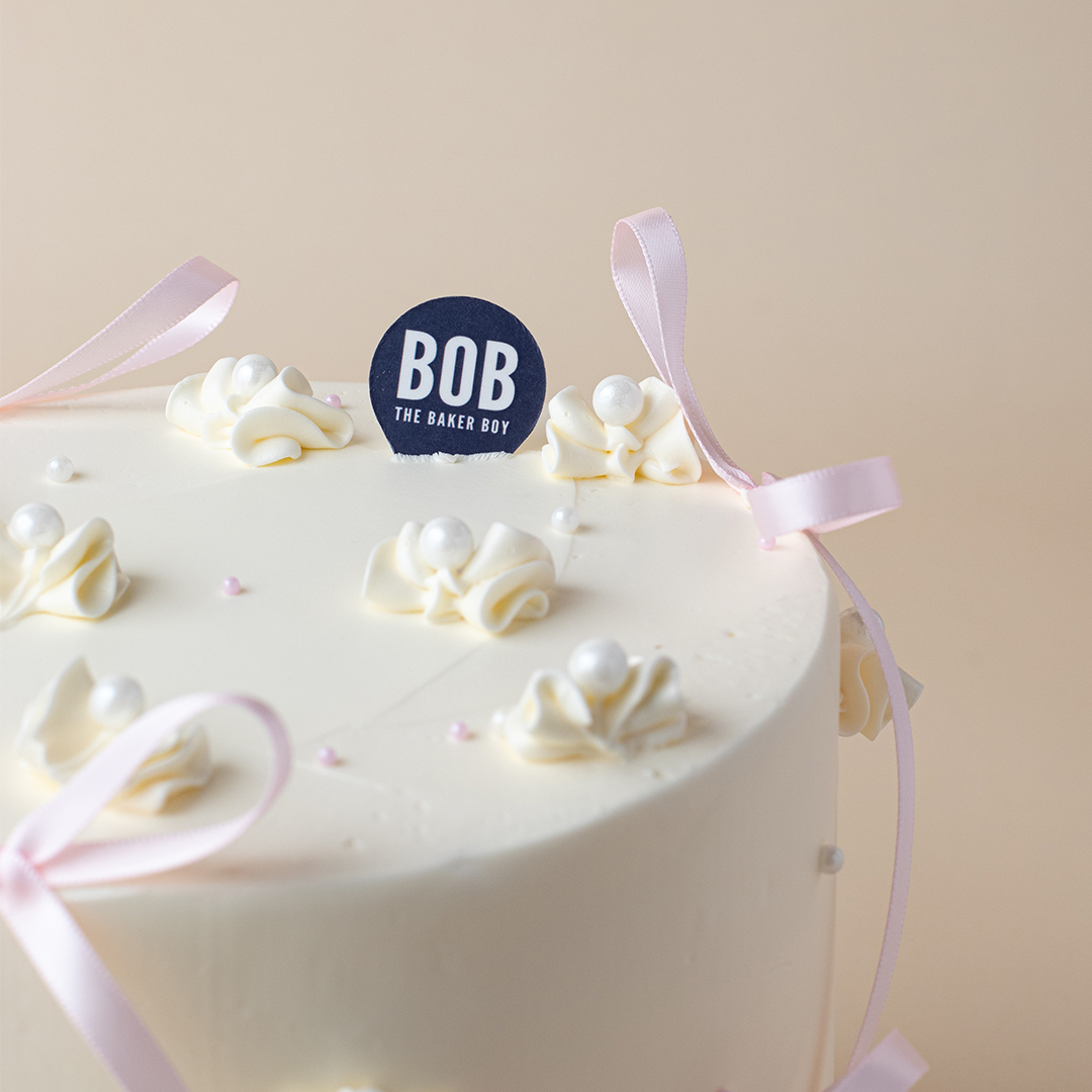 Korean Minimalist Coquette Style Cake